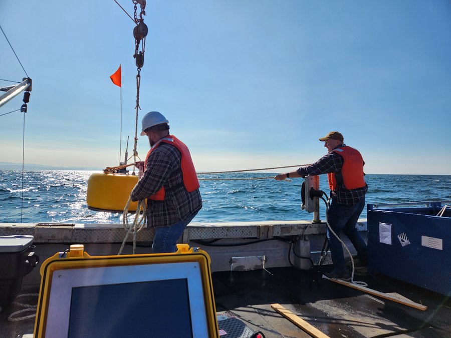 2023-09-26 John and Graeme deploying an OBS (K Bosman)