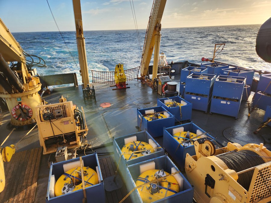 2023-10-19 OBS on Tully aft deck (K Bosman)