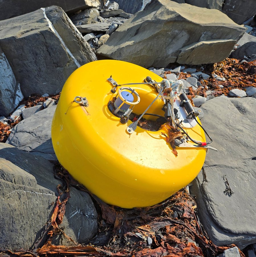 2024-08-05 LSL02 drifter (4D5C) washed up in Gaspe (MBernier)