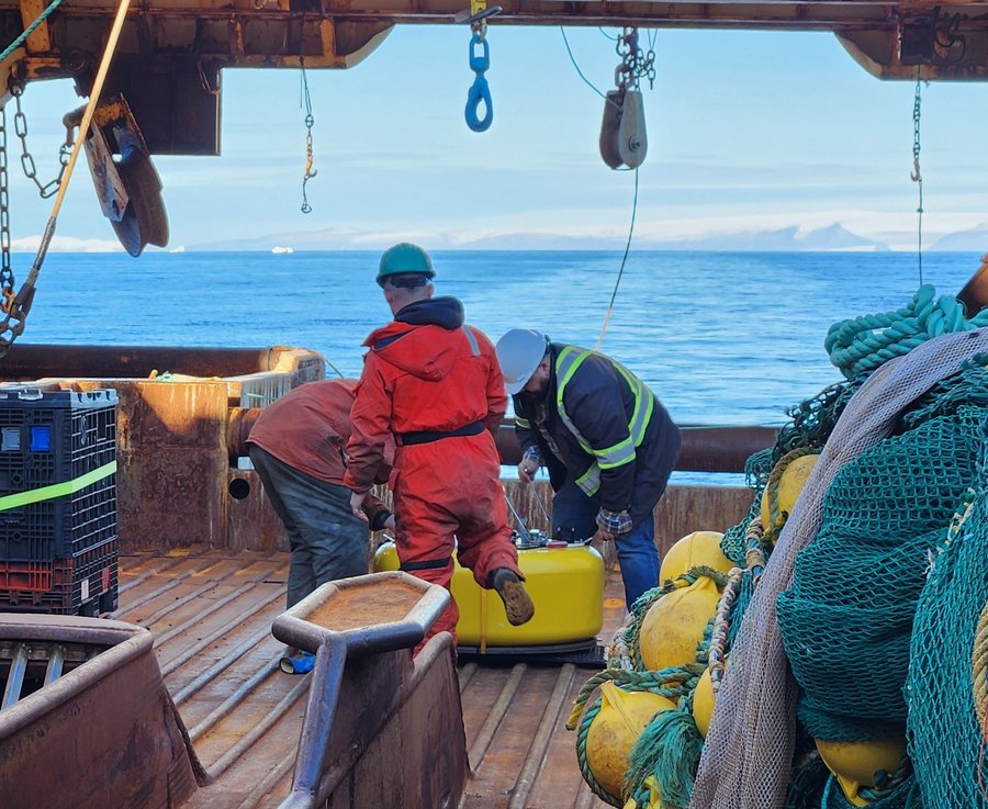 2024-09-17 Working on aft deck (KBosman)