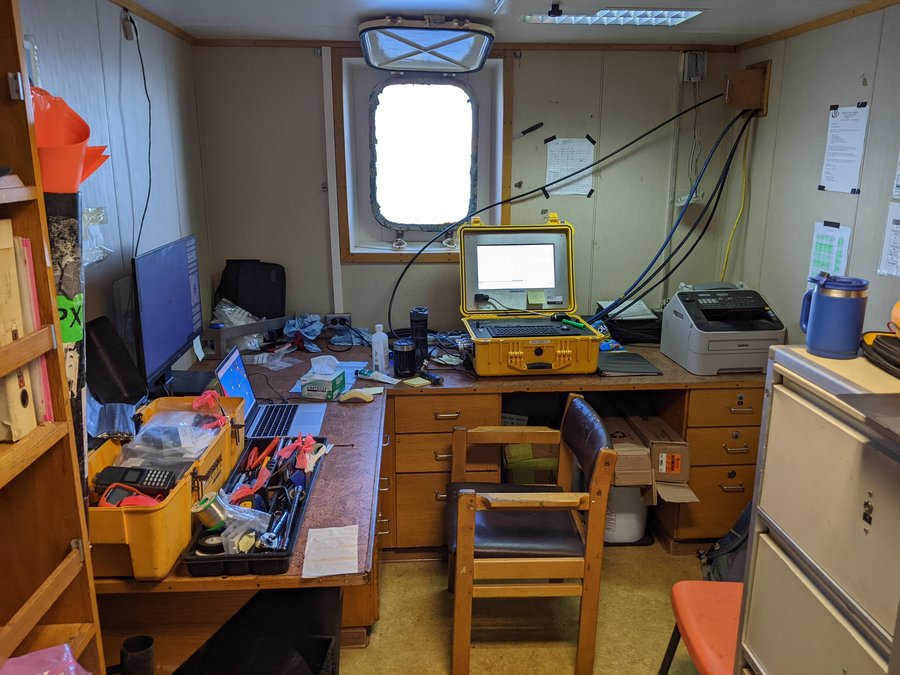 2024-09-15 Compact but convenient lab space (GCairns)